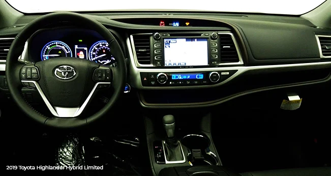 Toyota Highlander Hybrid Review: Tech Dash | CarMax