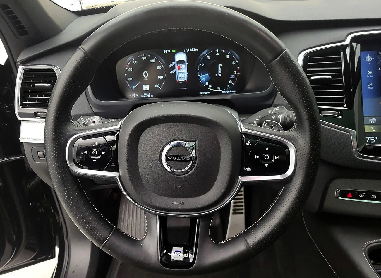 2016 Volvo XC90: Steering wheel | CarMax