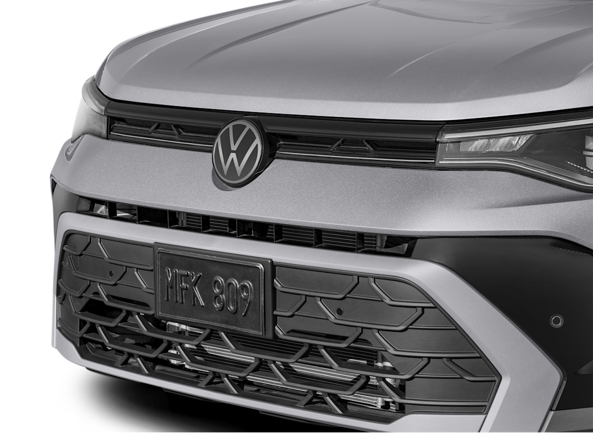 2025 Volkswagen Taos SE grill