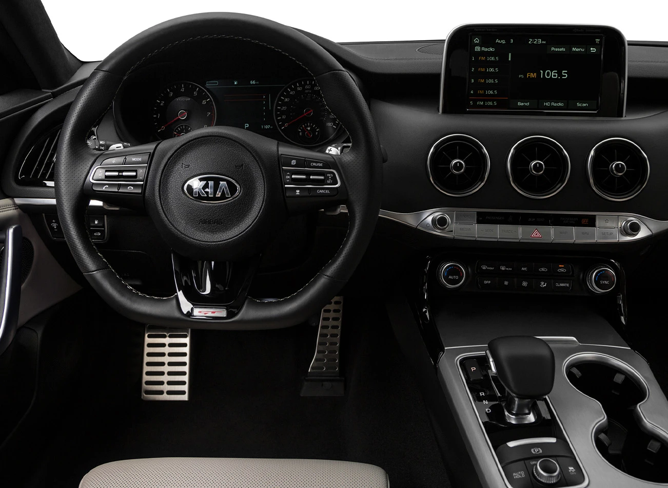 2018 Kia Stinger: Steering wheel and dashboard | CarMax