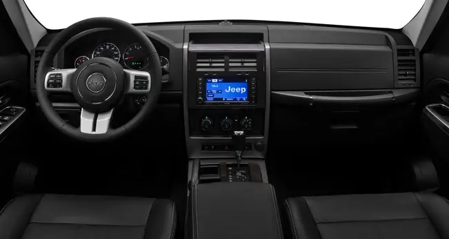 Which to Buy: Jeep Liberty vs Jeep Partriot | CarMax