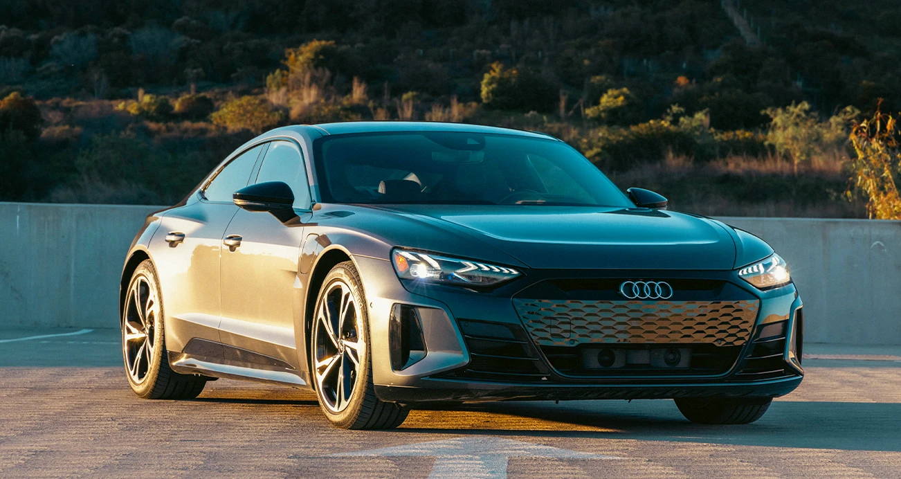 AUDI E-TRON GT exterior