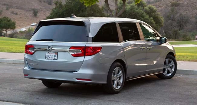 Minivan Comparison: Honda Odyssey vs. Toyota Sienna: Honda Odyssey Exterior  | CarMax