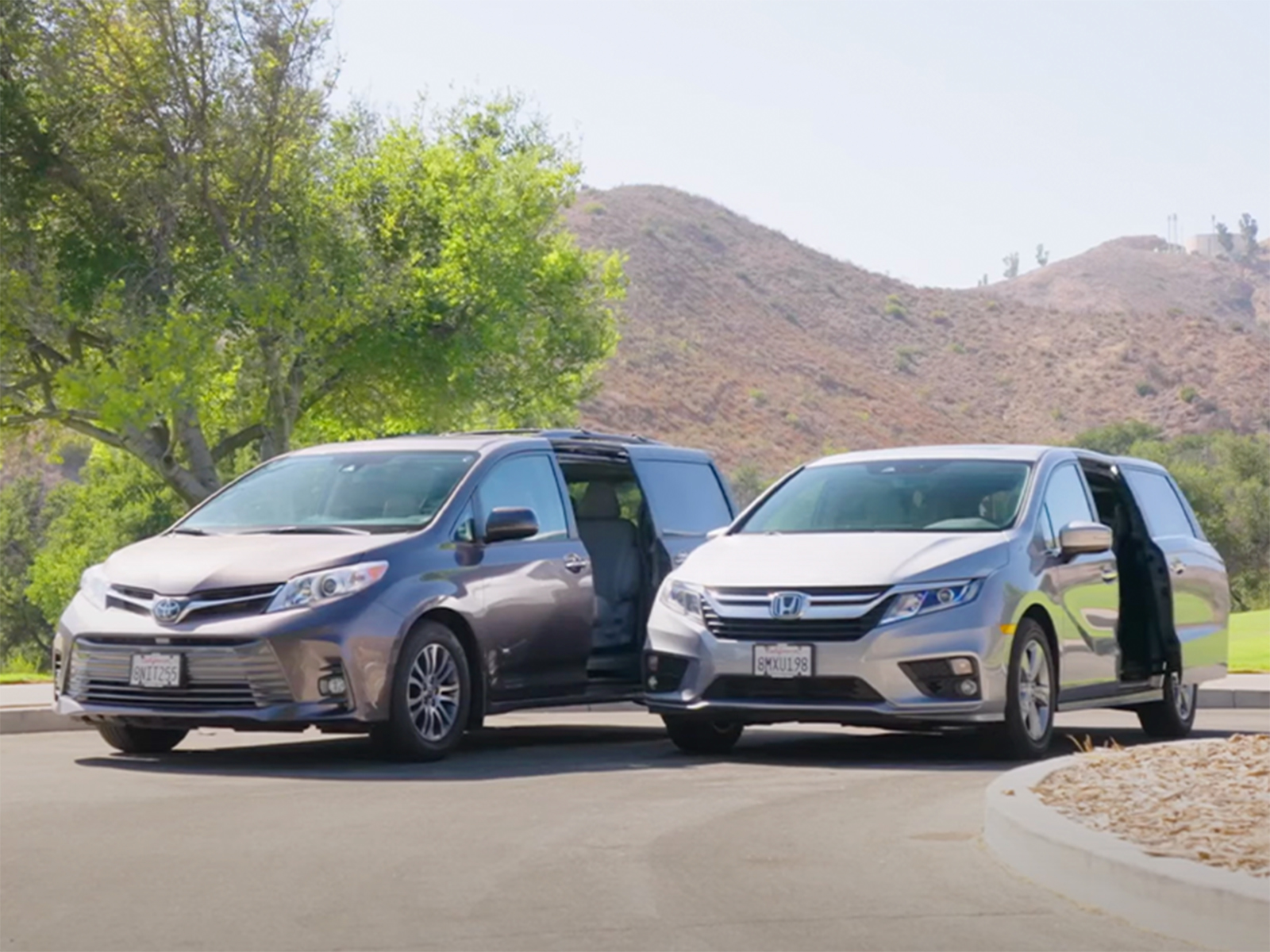 Should You Buy a Honda Odyssey or Toyota Sienna: Abstract | CarMax