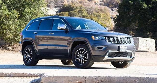 Jeep Grand Cherokee vs. Ford Explorer: Grand Cherokee Exterior | CarMax