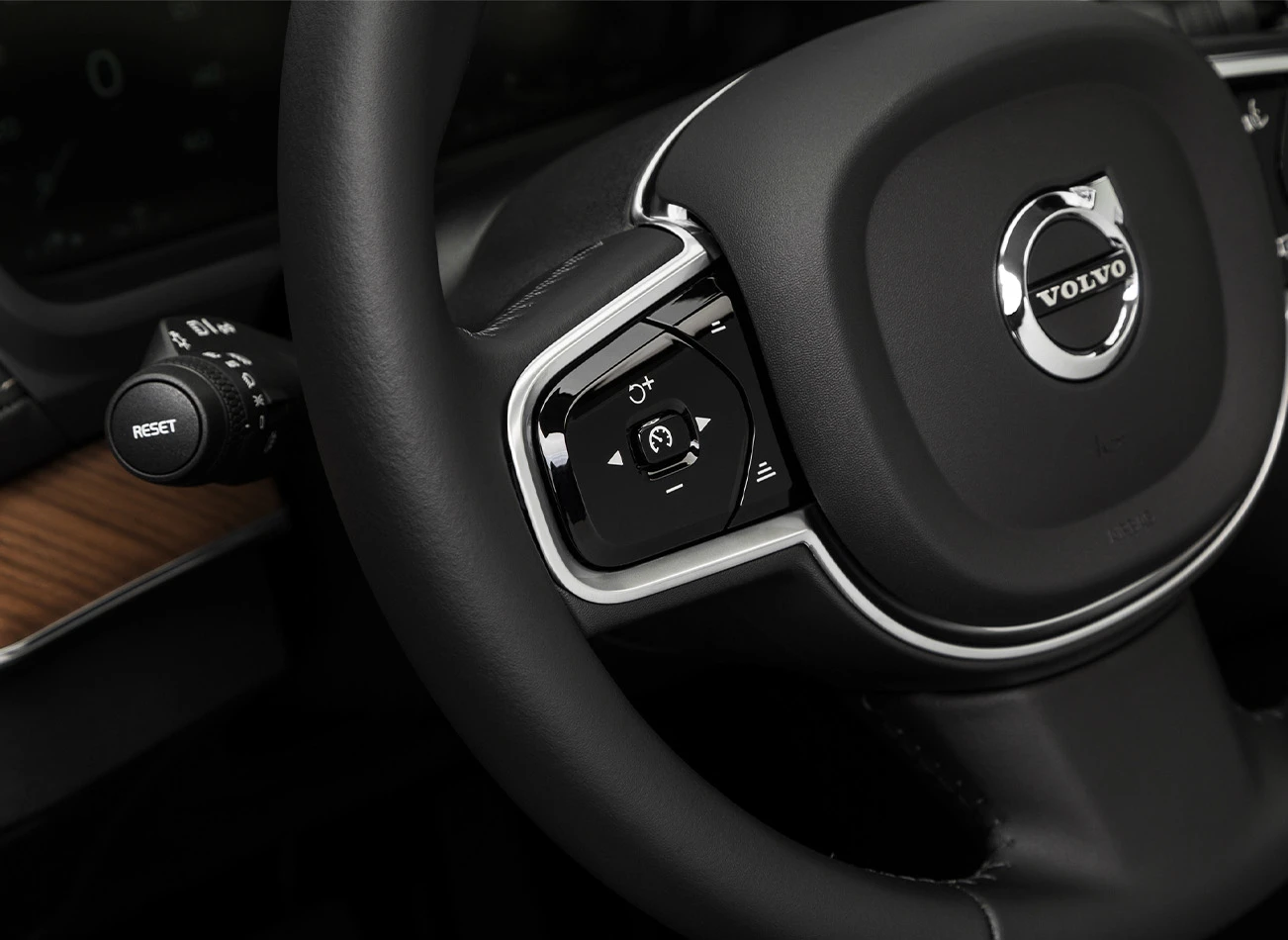 2017 Volvo XC90: Steering wheel | CarMax