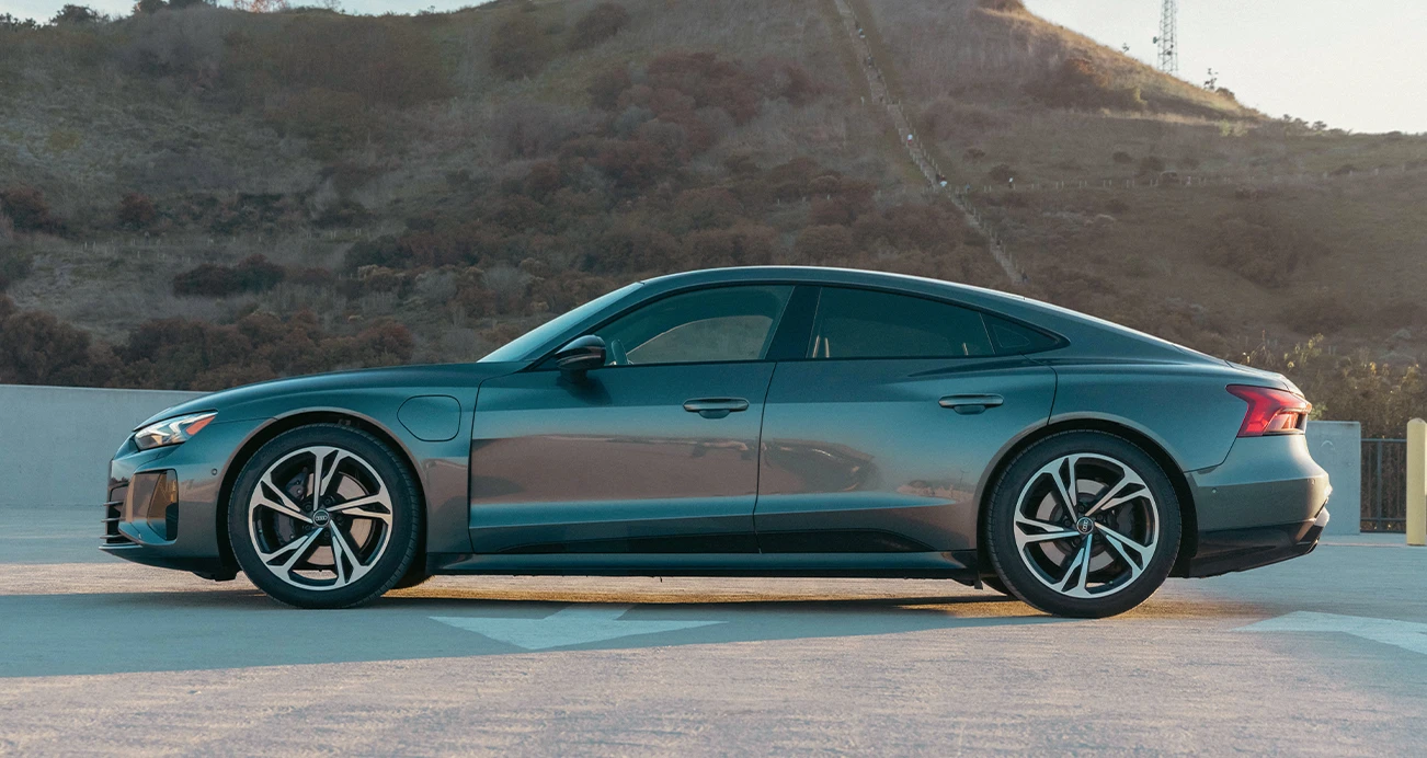 AUDI E-TRON GT side exterior