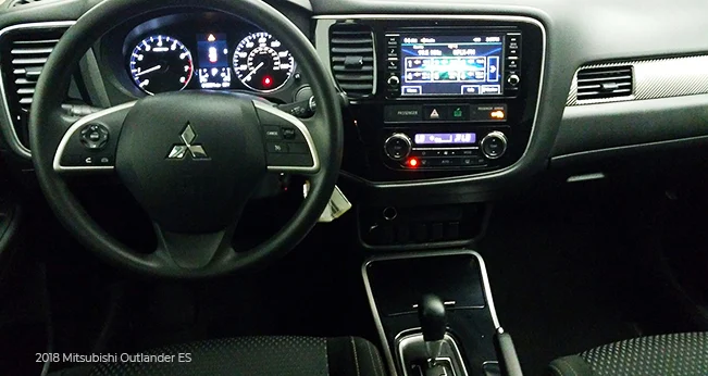 Mitsubishi Outlander: Tech Dash | CarMax