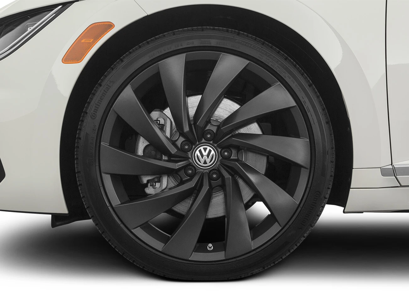 2020 Volkswagen Arteon: View of wheel | CarMax