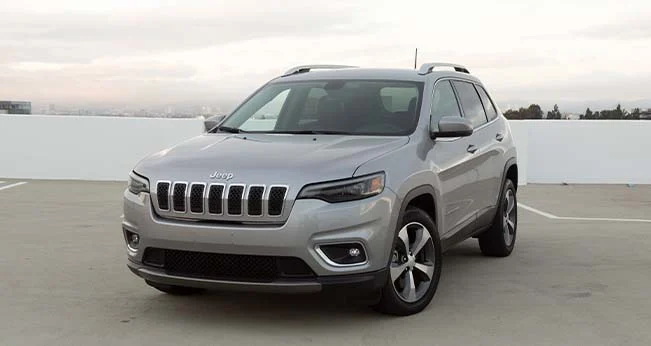 Ask the Expert: Jeep Cherokee vs. Grand Cherokee: Options Cherokee | CarMax