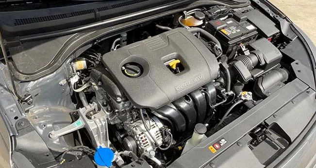 Toyota Corolla vs Hyundai Elantra: Hyundai Elantra Engine | CarMax
