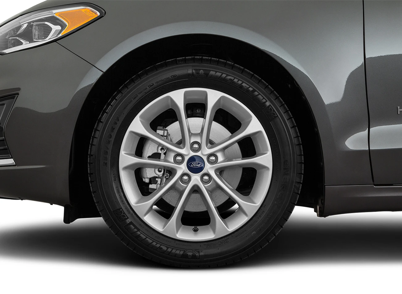 2019 Ford Fusion Hybrid: Front tire rims | CarMax