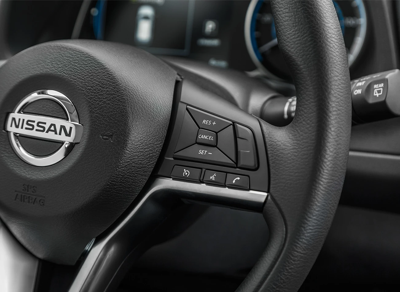 2021 Nissan Leaf: Steering wheel | CarMax