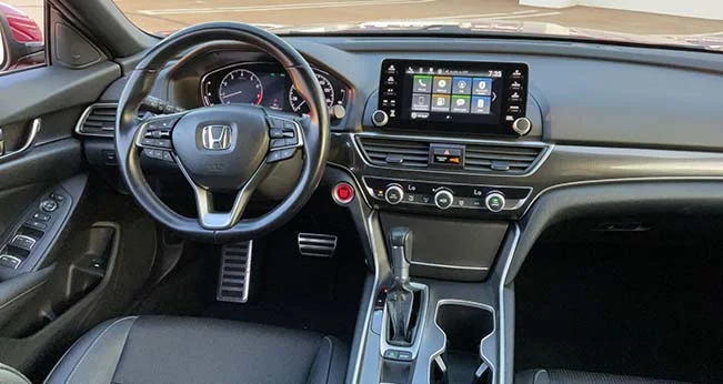 Ask the Expert: Best Midsize Sedans: Honda Accord Interior | CarMax