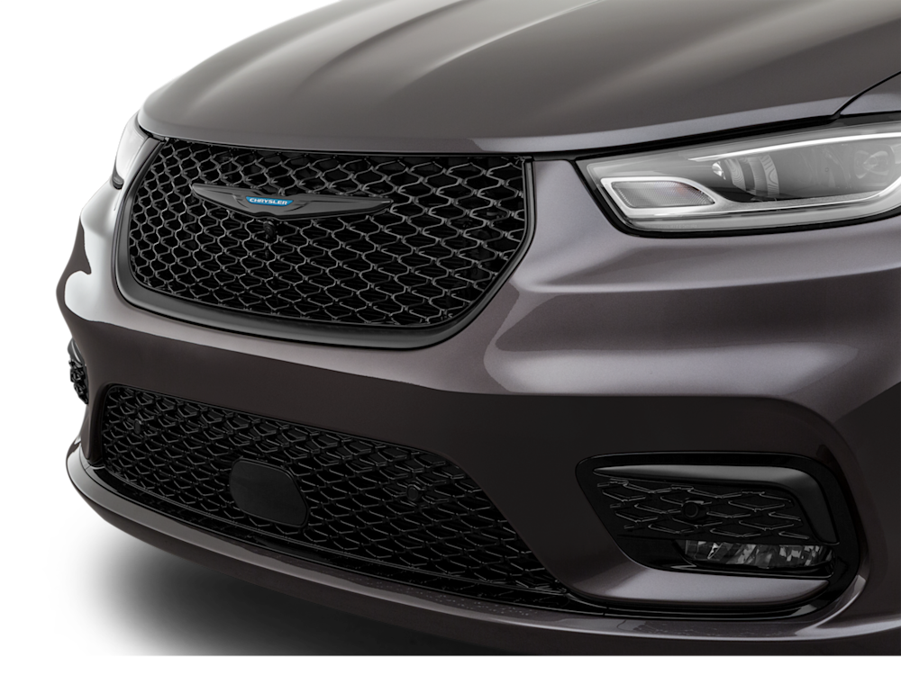 2022 Chrysler Pacifica Hybrid Limited front grill