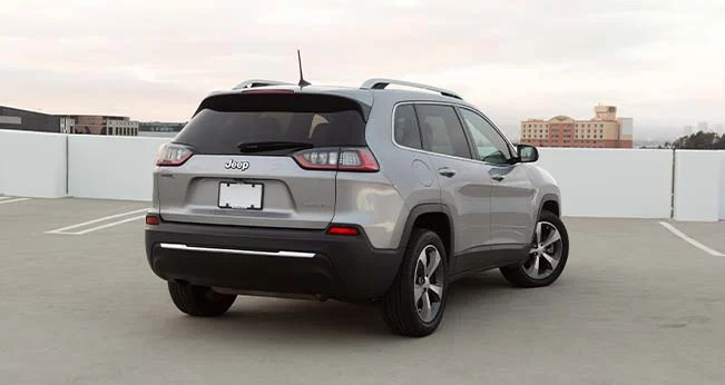 Ask the Expert: Jeep Cherokee vs. Grand Cherokee: What they're like to drive Cherokee | CarMax