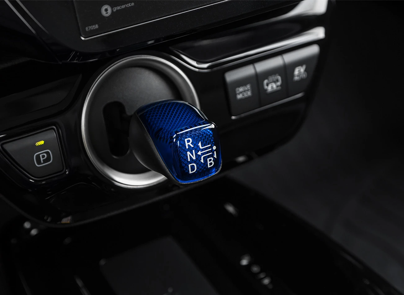 2022 Toyota Prius: Gear shifter | CarMax