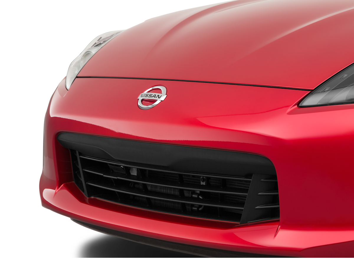 2019 Nissan 370Z Roadster Touring grill