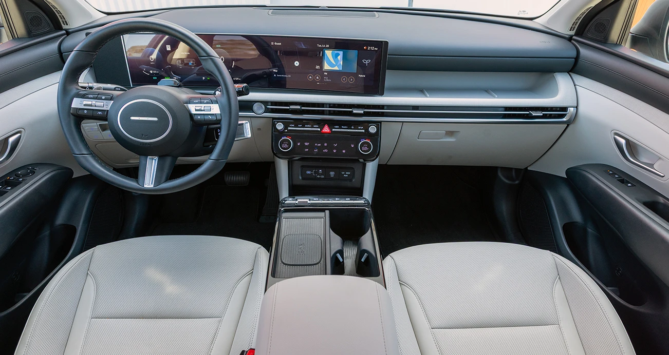 Hyundai Tucson view of dashboard and front seats