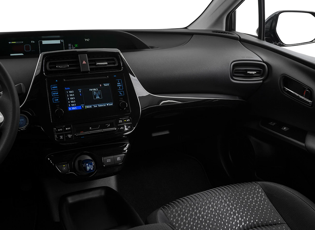 2018 Toyota Prius: Infotainment console | CarMax