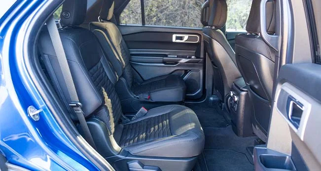 Jeep Grand Cherokee vs. Ford Explorer: Explorer Interior | CarMax