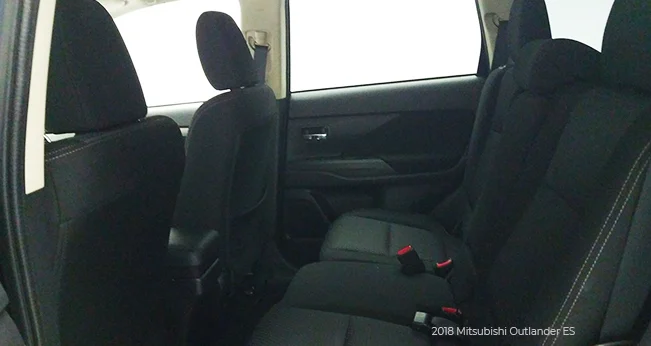 Mitsubishi Outlander: Backseats | CarMax
