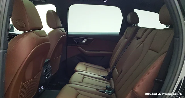 Audi Q7: Backseats | CarMax