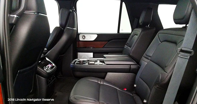 Lincoln Navigator: Backseats | CarMax