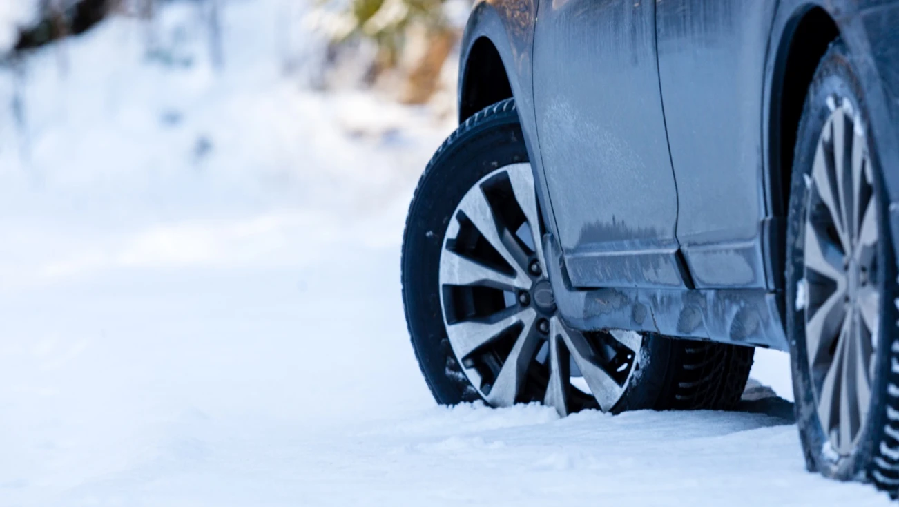 Best Winter Features: Snow Parked Hero | CarMax