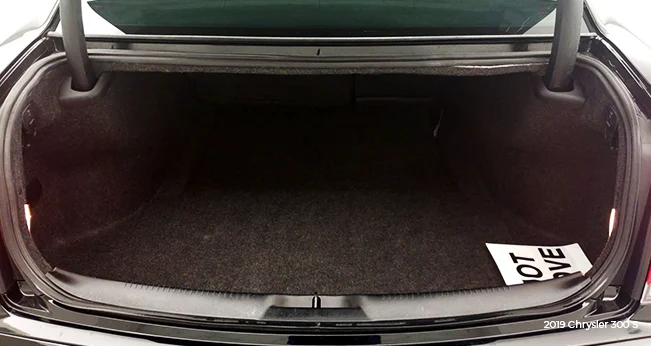2019 Chrysler 300: Trunk Cargo | CarMax