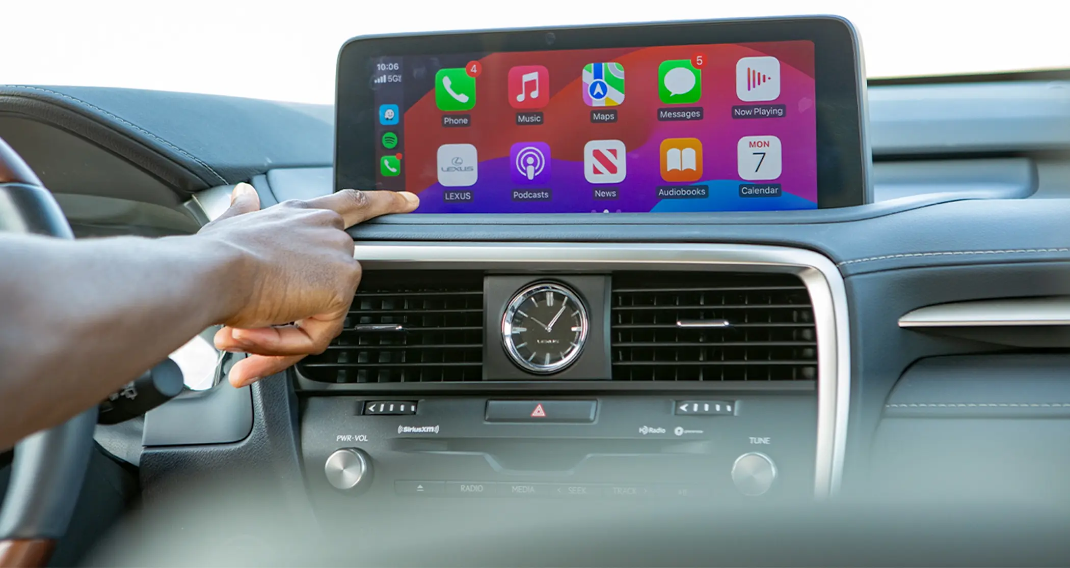 Apple CarPlay Infotainment Lexus