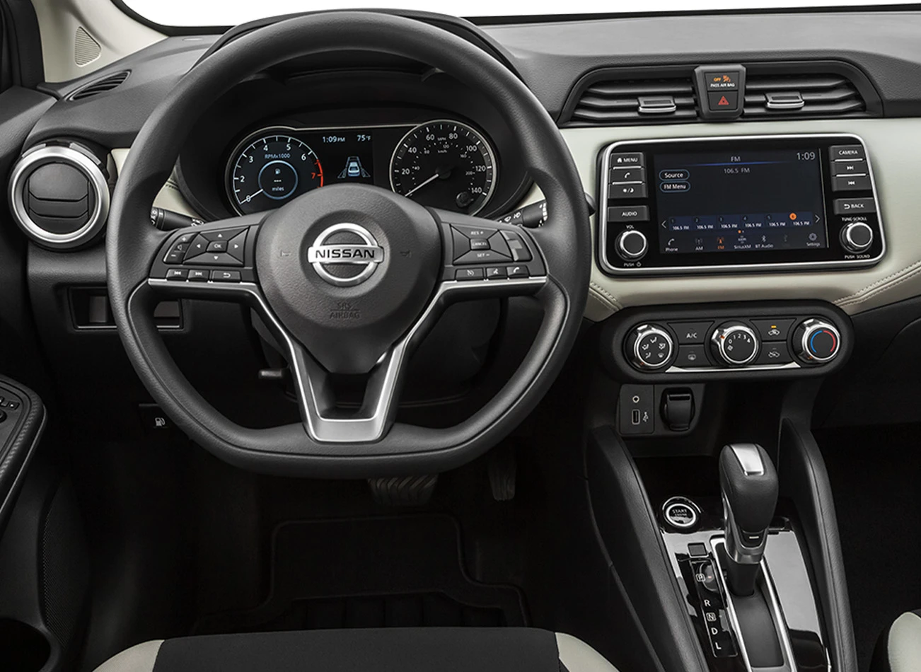 2020 Nissan Versa: Dashboard | CarMax