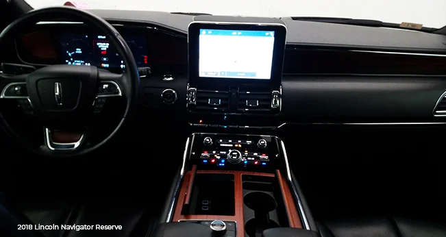 2019 Lincoln Navigator: Tech Dash | CarMax