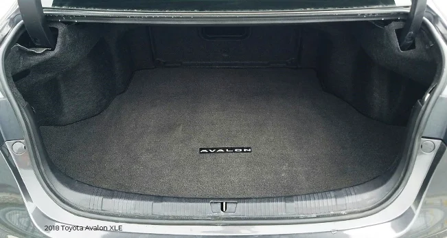 Toyota Avalon: Trunk | CarMax