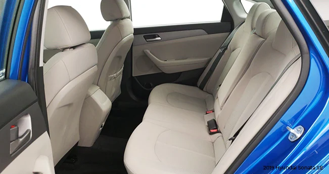 2019 Hyundai Sonata Review: Backseats | CarMax