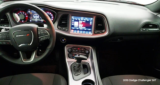 Dodge Challenger: Tech Dash | CarMax