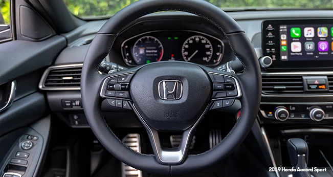 Ask the Expert: Should You Buy a Honda Civic or Accord?: Honda Accord Dashboard | CarMax