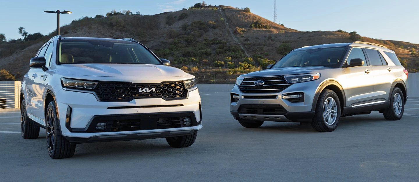 Ford Explorer vs Kia Sorento side by side exterior