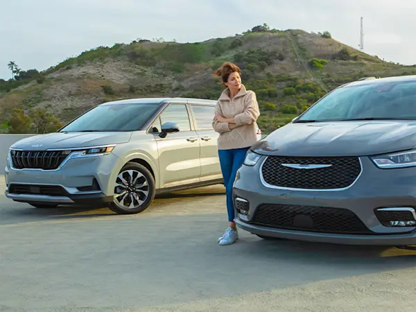 2024 Minivans Compared: Chrysler Pacifica vs. Kia Carnival: Abstract | CarMax