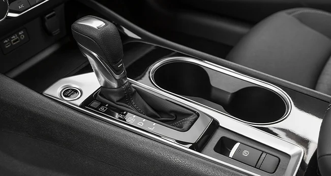 Nissan Altima vs. Honda Accord: Nissan Altima Performance | CarMax