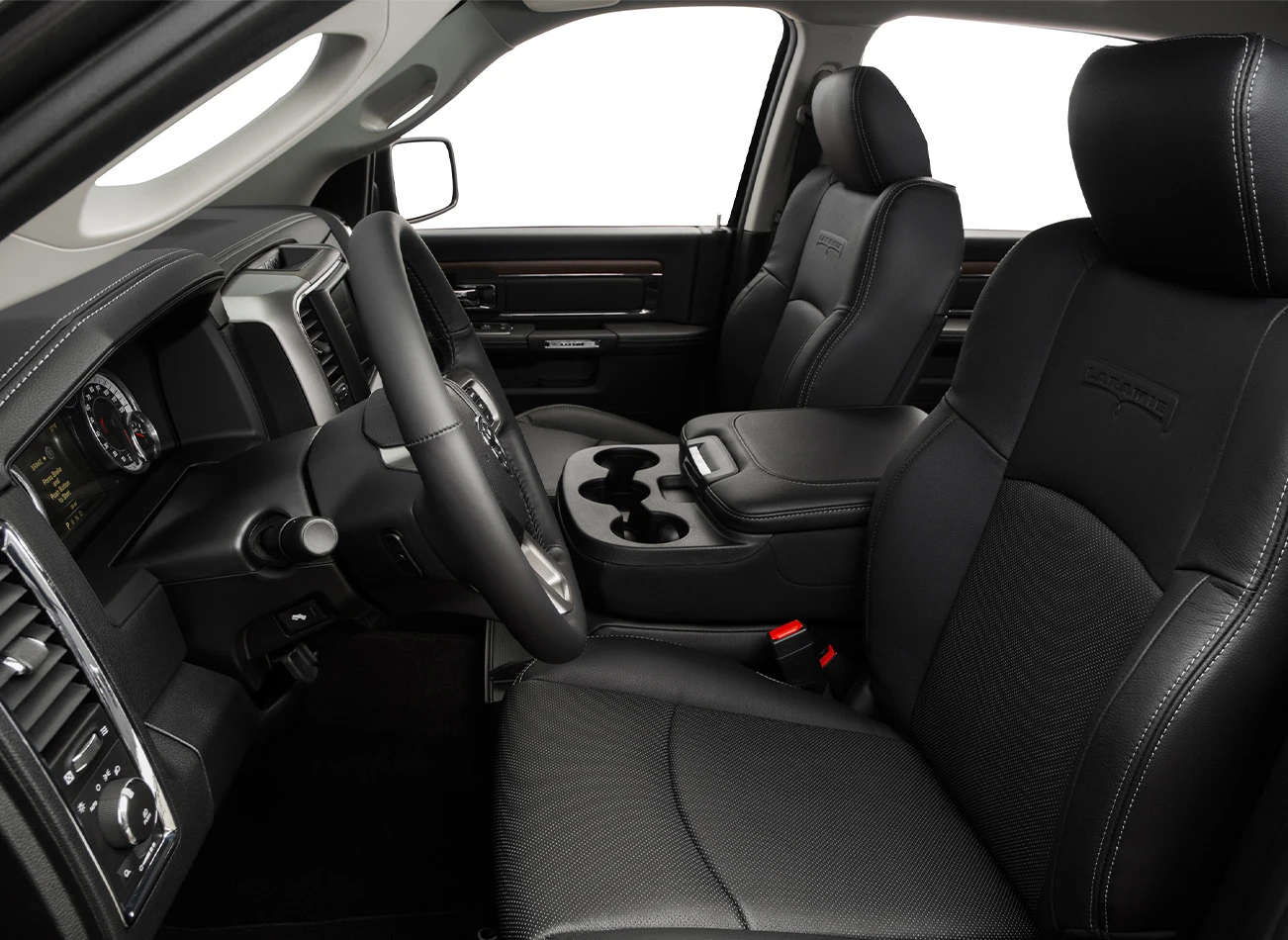 2015 RAM 1500: Inside of cab | CarMax