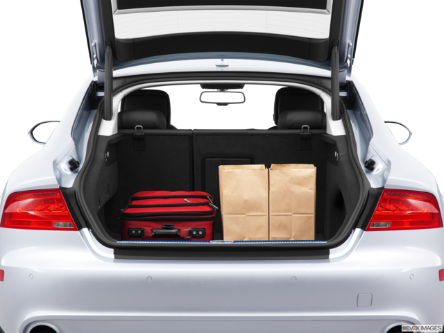 2012 audi a7 cargo area with stuff