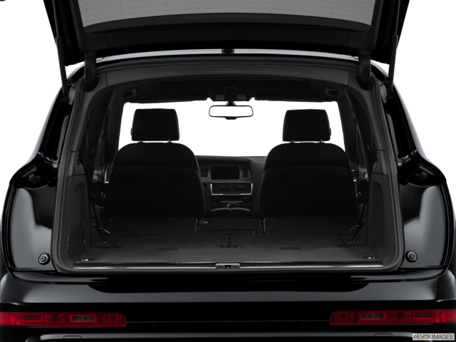 2012 audi q7 cargo area empty