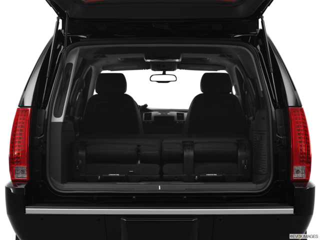 2012 cadillac escalade-hybrid cargo area empty