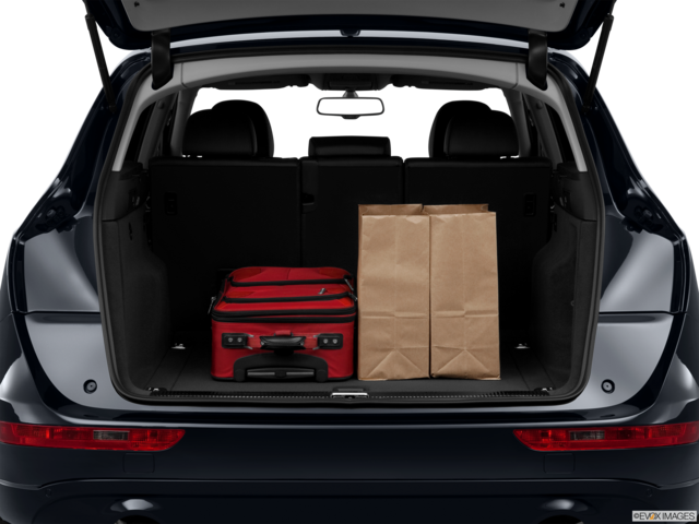 2013 audi q5 cargo area with stuff