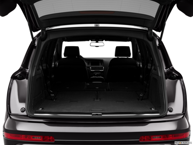 2013 audi q7 cargo area empty
