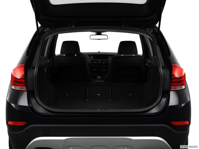 2013 bmw x1 cargo area empty
