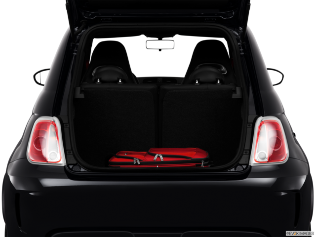 2013 fiat 500 cargo area with stuff