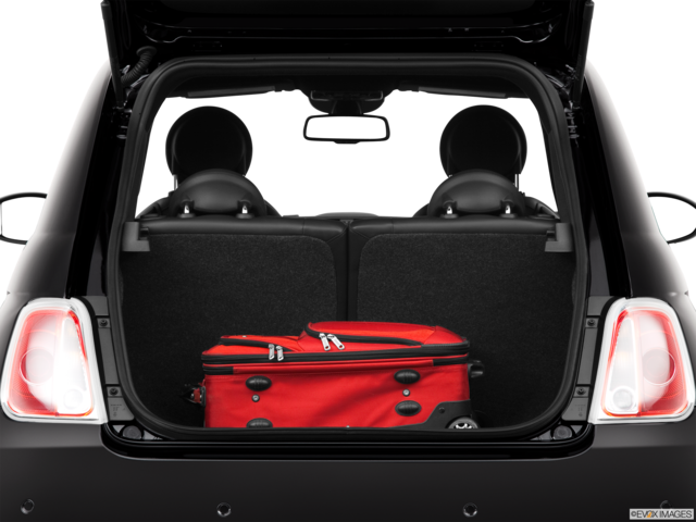 2013 fiat 500e cargo area with stuff