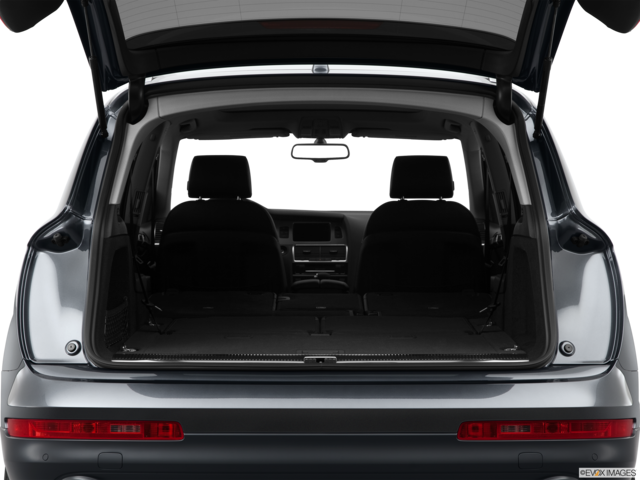 2014 audi q7 cargo area empty